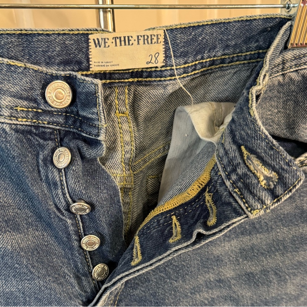 We The Free Maggie Straight Leg Jeans Size 28 Distressed Jeans - Picture 4 of 7